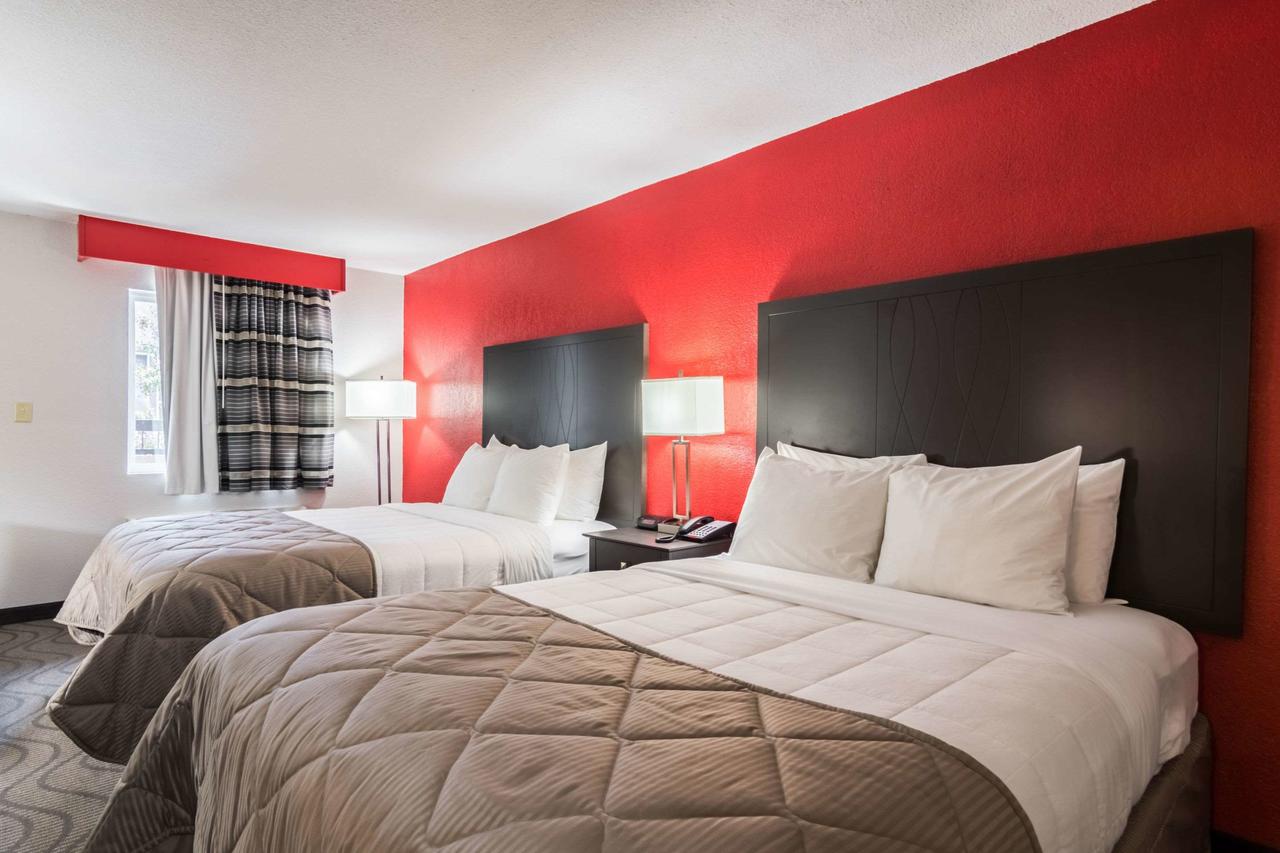 Clarion Inn & Suites Russellville I-40 - thumb 26