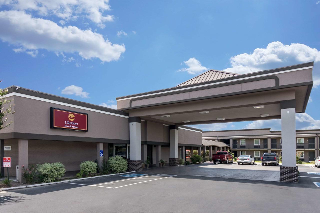 Clarion Inn & Suites Russellville I-40 - thumb 0