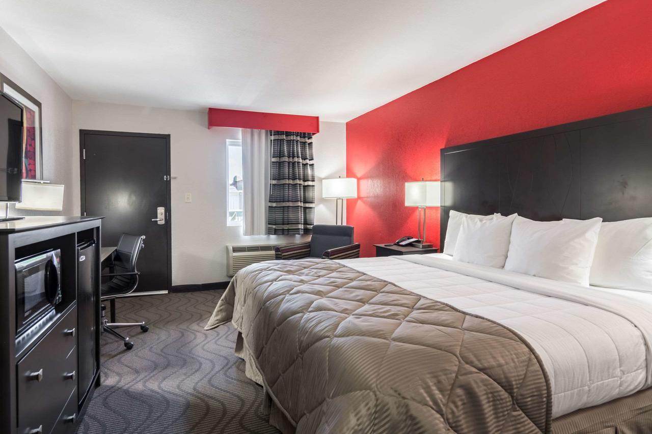 Clarion Inn & Suites Russellville I-40 - thumb 6