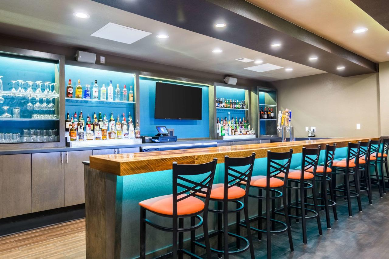 Clarion Inn & Suites Russellville I-40 - thumb 3