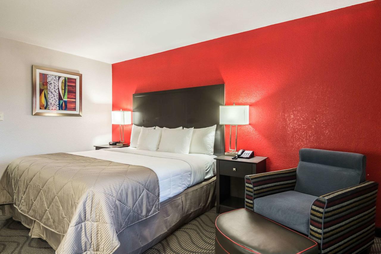 Clarion Inn & Suites Russellville I-40 - thumb 21