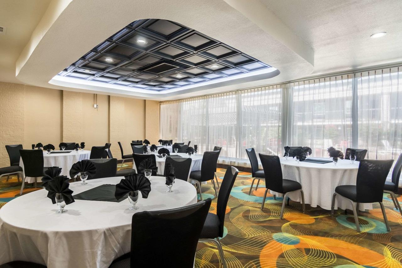 Clarion Inn & Suites Russellville I-40 - thumb 5