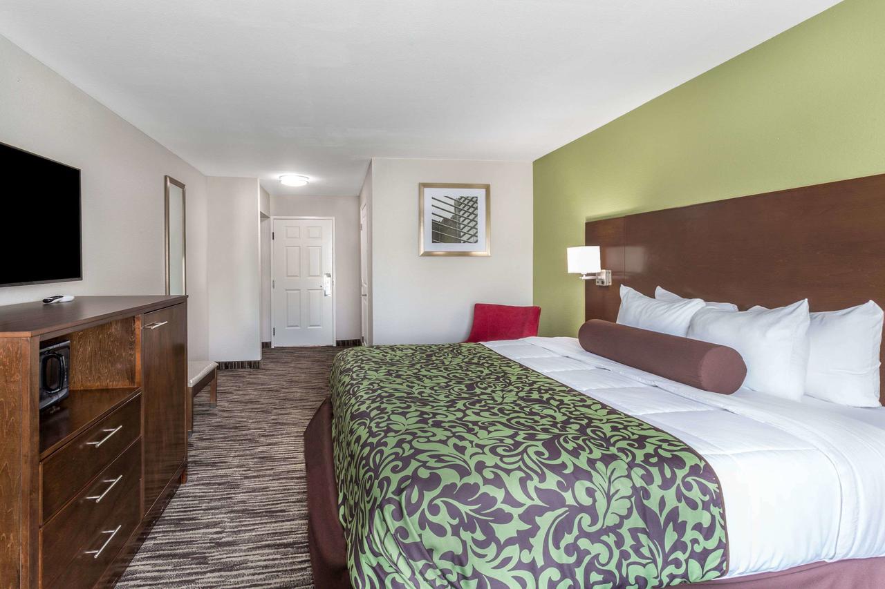 Comfort Inn & Suites - thumb 17