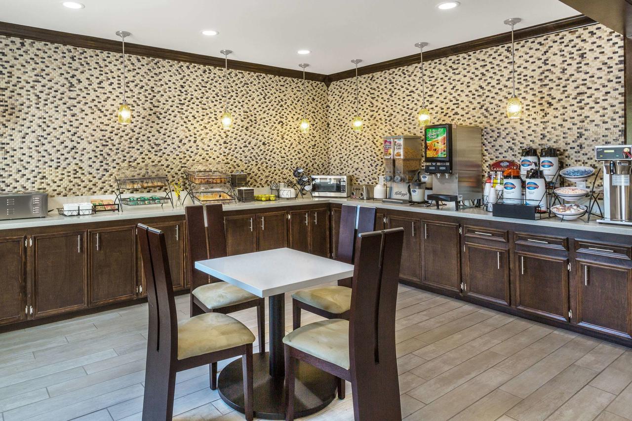 Comfort Inn & Suites - thumb 18