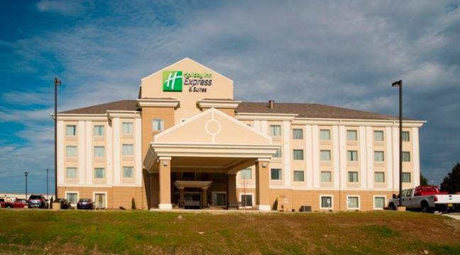 Holiday Inn Express & Suites Morrilton - thumb 1