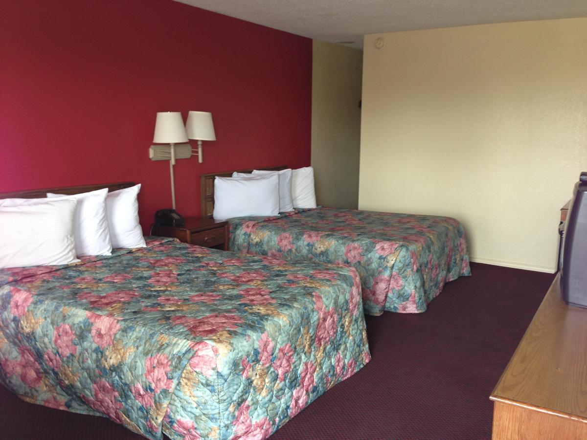 Super 7 Inn-Siloam Springs - thumb 1