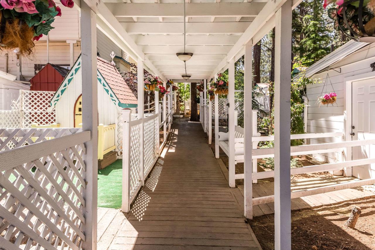 Econo Lodge Inn & Suites Heavenly Village Area - thumb 18