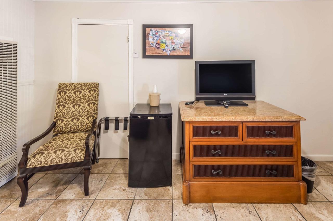 Econo Lodge Inn & Suites Heavenly Village Area - thumb 29