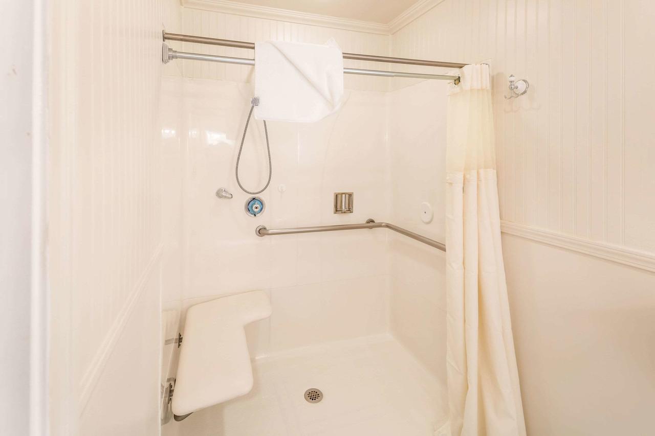 Econo Lodge Inn & Suites Heavenly Village Area - thumb 21