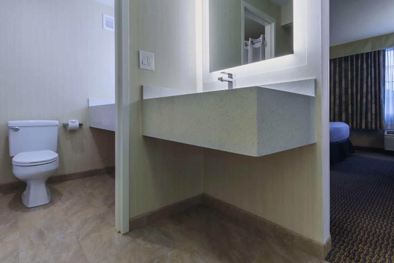 Best Western Plus Carriage Inn - thumb 41