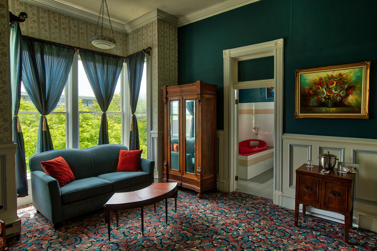 The Inn At 2nd & C - thumb 10