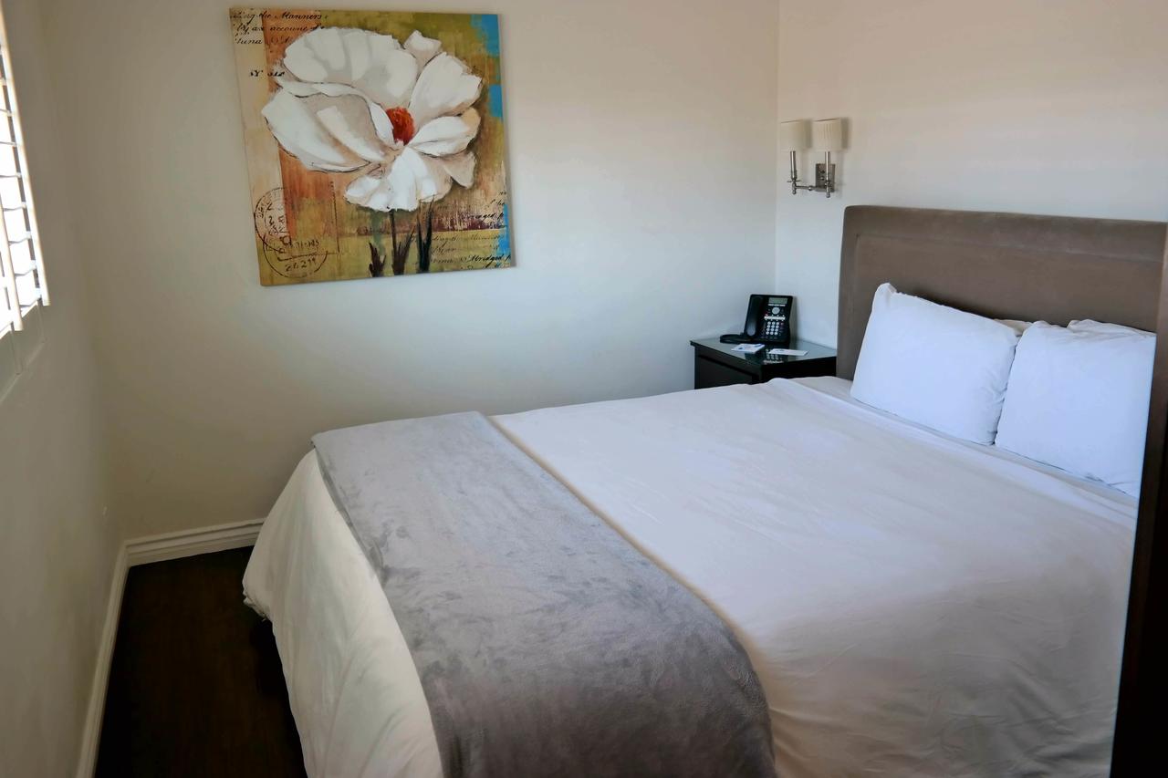 Malibu Country Inn - thumb 29