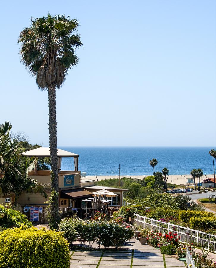 Malibu Country Inn - thumb 1