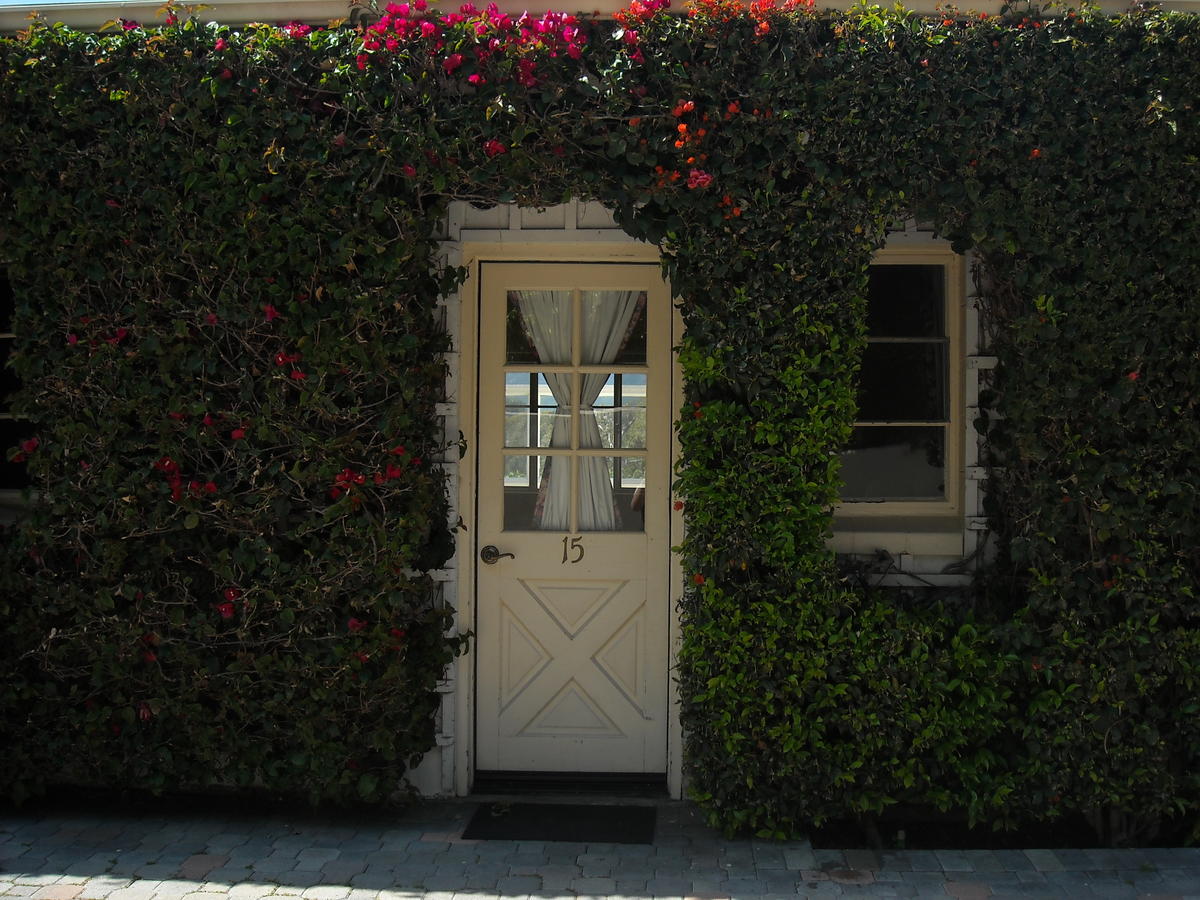 Malibu Country Inn - thumb 12