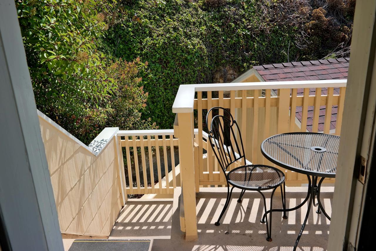 Malibu Country Inn - thumb 33