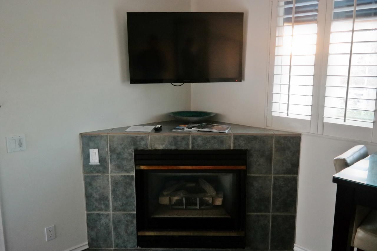 Malibu Country Inn - thumb 36