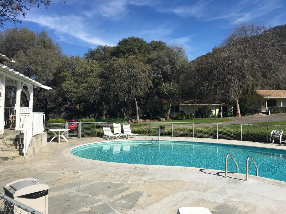 Lazy J Ranch Motel - thumb 9