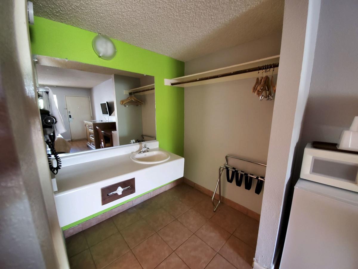 Hotel Europa Ridgecrest CA - W Upjohn Ave - thumb 10