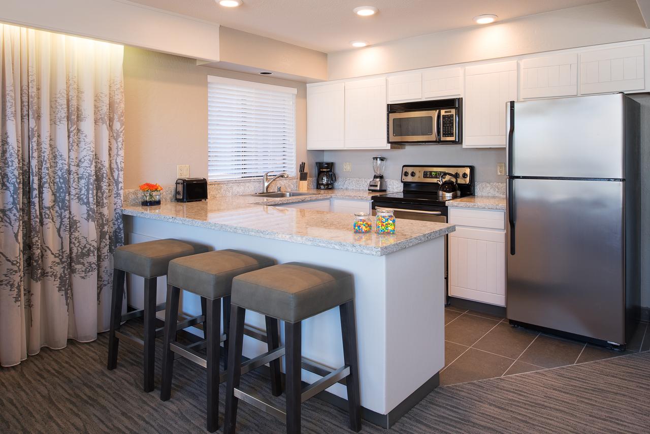 Hotel Azure - thumb 17