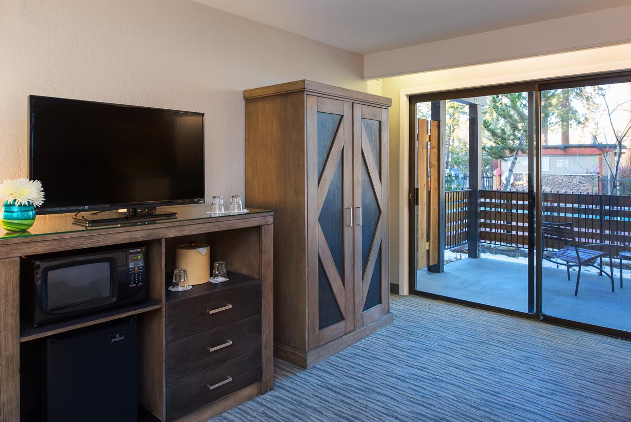 Hotel Azure - thumb 1