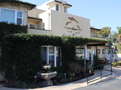 Seaside Laguna Inn & Suites