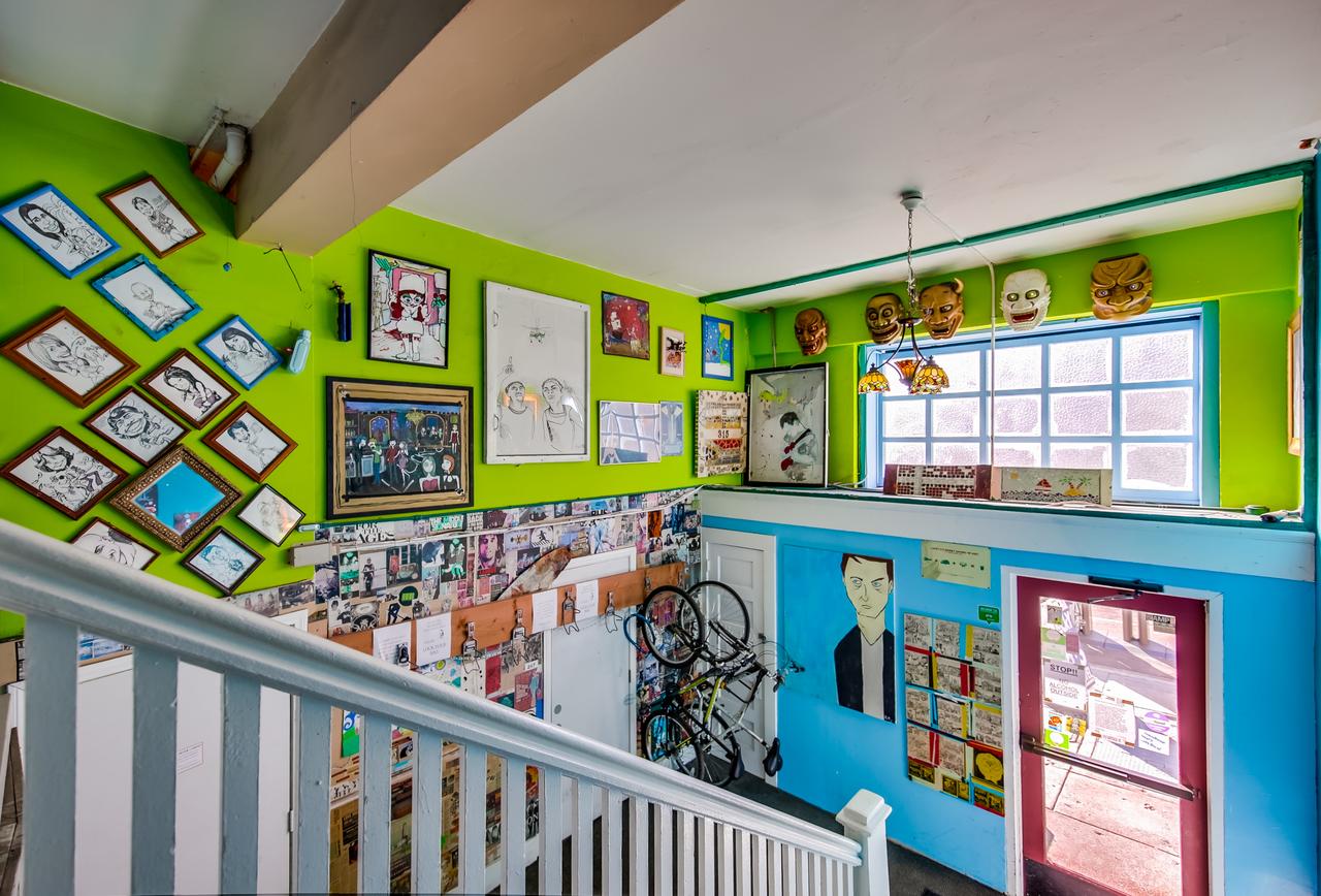 Lucky D's Hostel - thumb 33