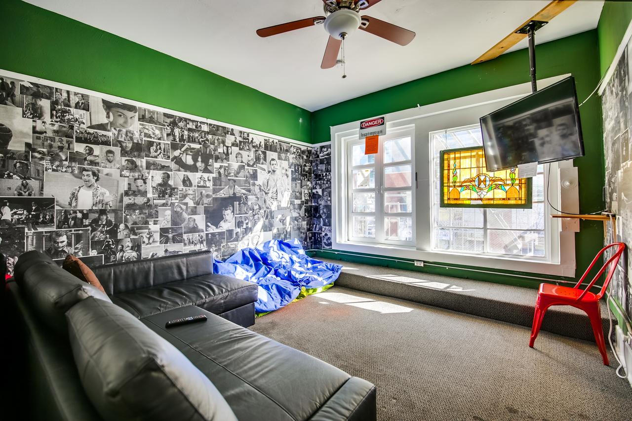 Lucky D's Hostel - thumb 40