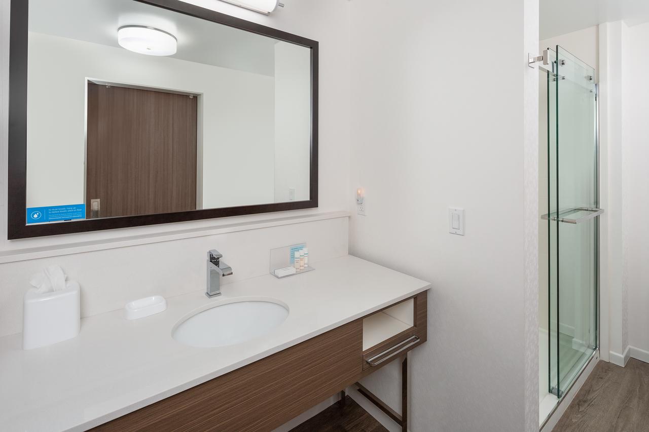 Hampton Inn & Suites San Diego Airport Liberty Station - thumb 4