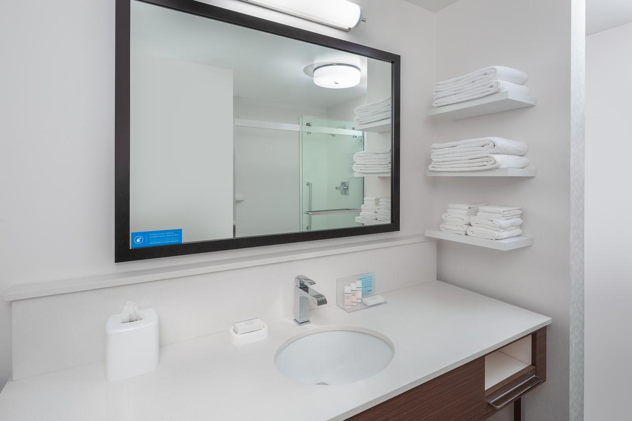 Hampton Inn & Suites San Diego Airport Liberty Station - thumb 5