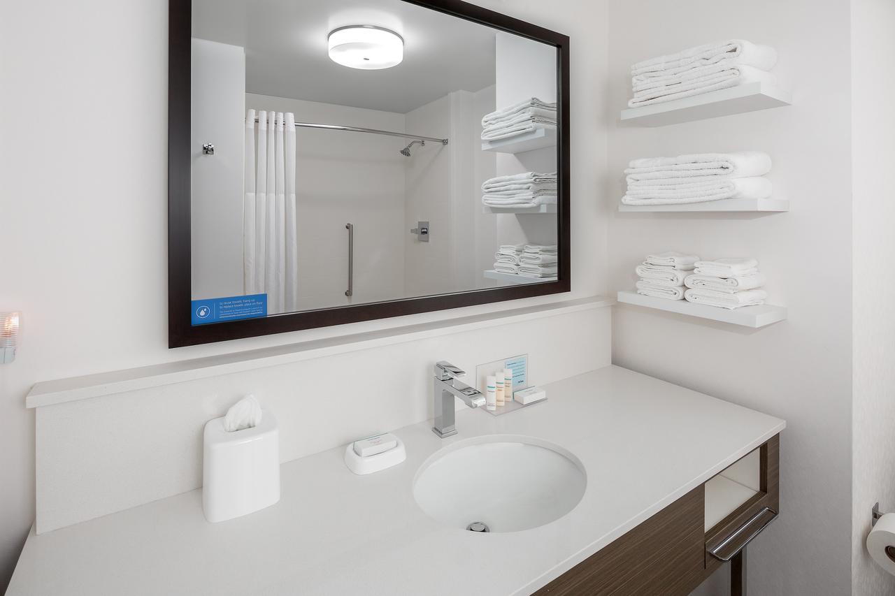 Hampton Inn & Suites San Diego Airport Liberty Station - thumb 15