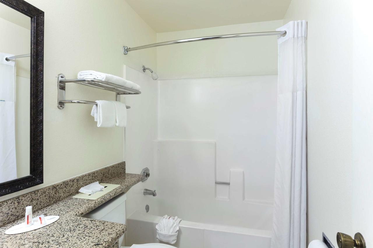 Super 8 By Wyndham San Diego Hotel Circle - thumb 20