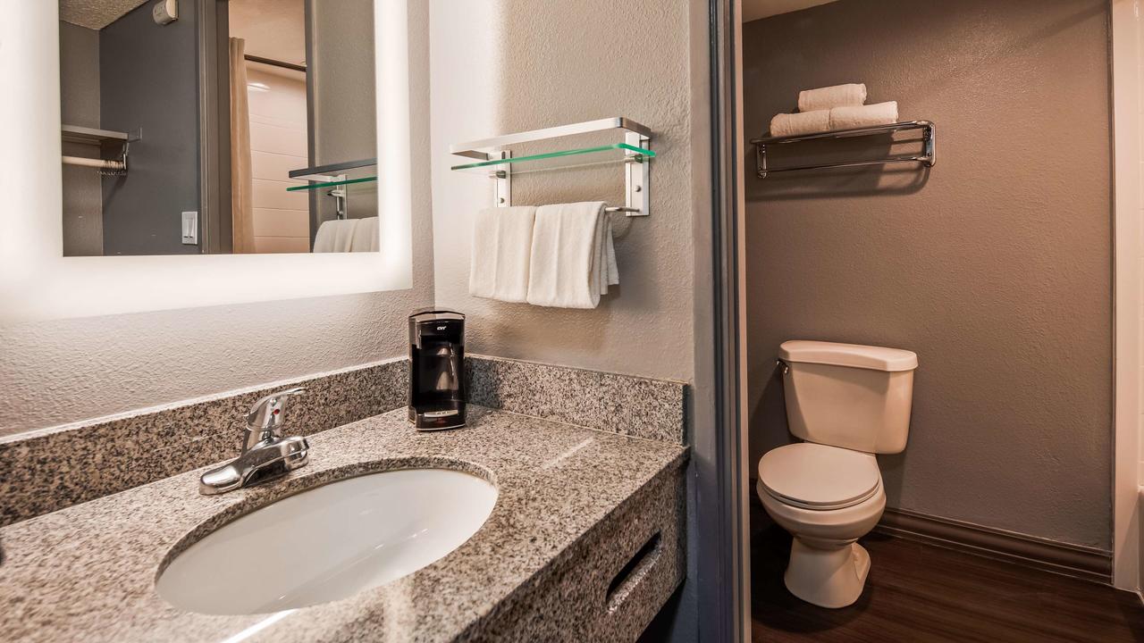 Best Western Yacht Harbor Hotel - thumb 12