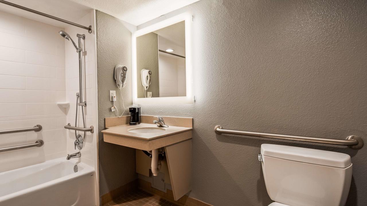 Best Western Yacht Harbor Hotel - thumb 20