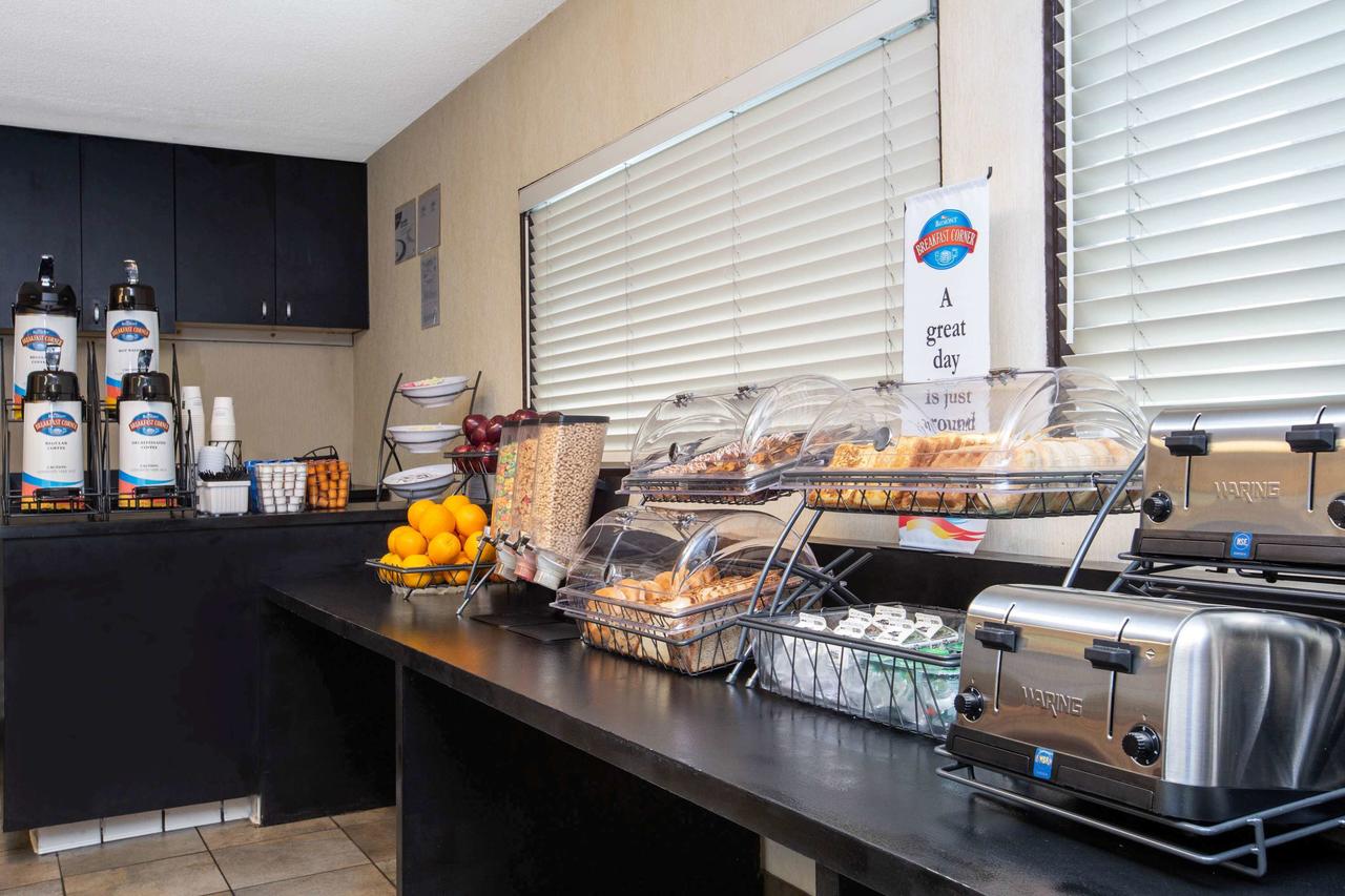 Baymont By Wyndham San Diego Downtown - thumb 34
