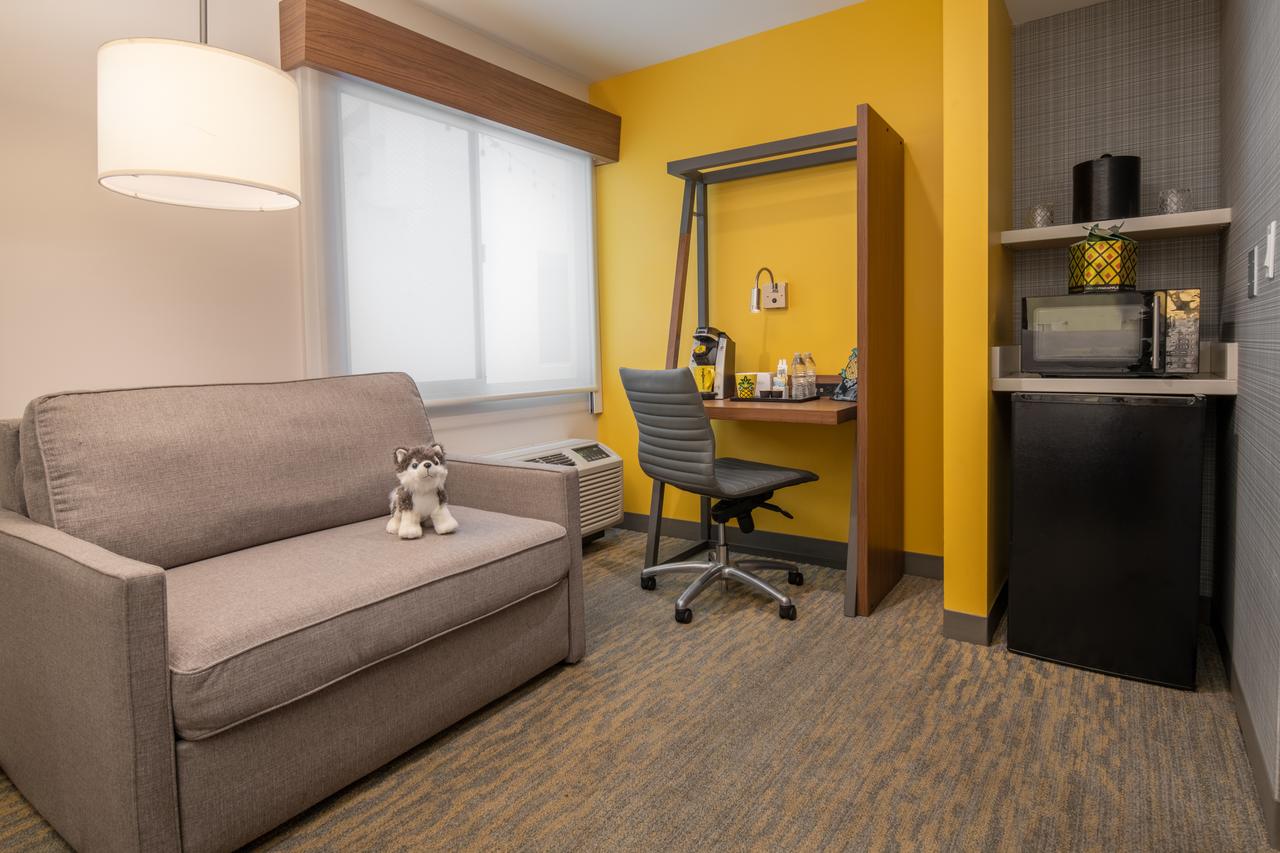 Staypineapple At Hotel Z - thumb 19