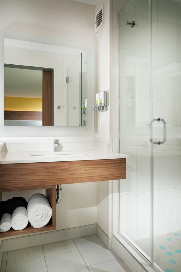 Staypineapple At Hotel Z - thumb 34