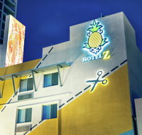 Staypineapple at Hotel Z - USA Accommodation
