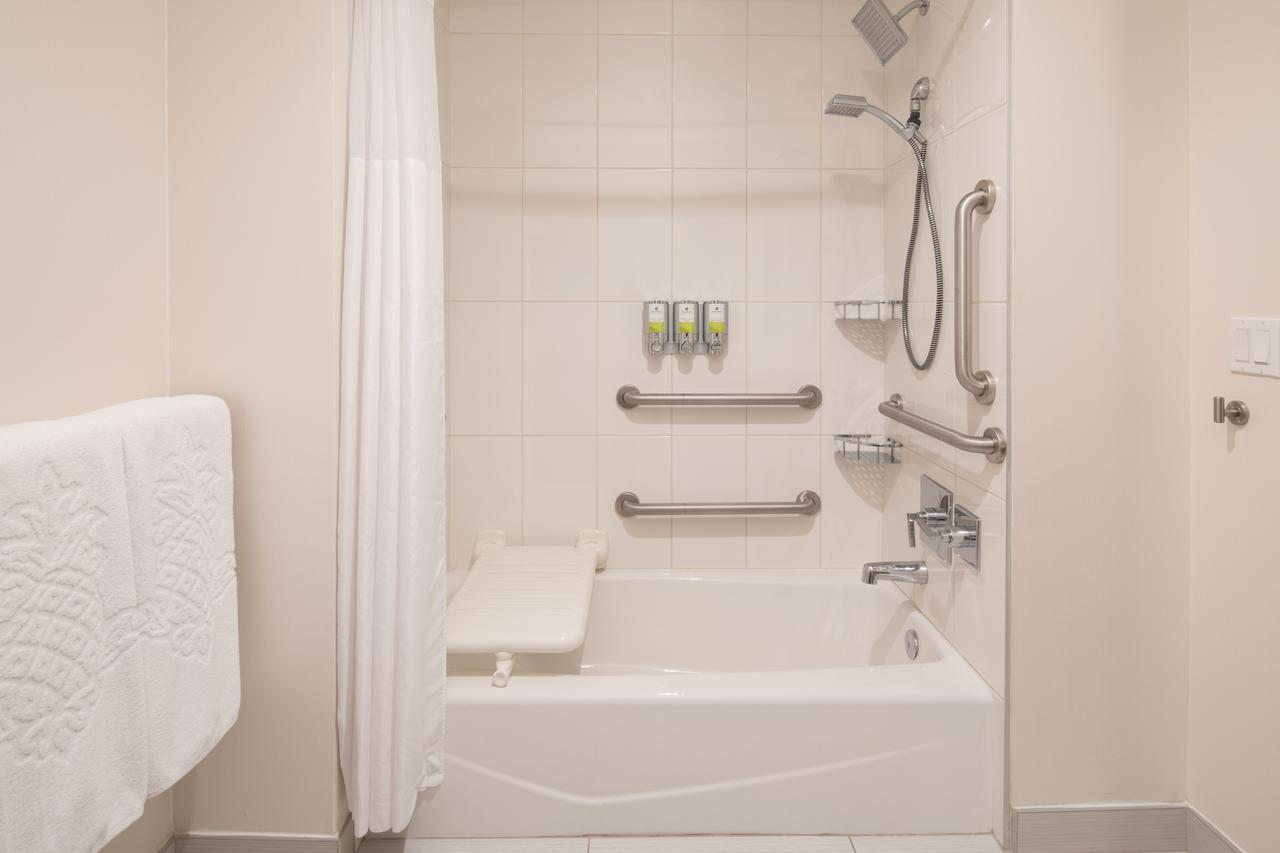 Staypineapple At Hotel Z - thumb 17