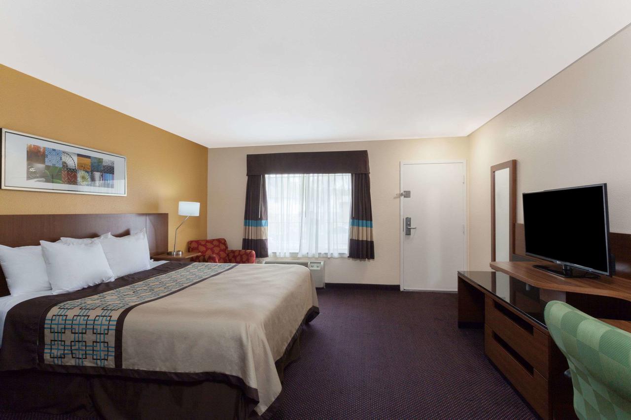 Days Inn By Wyndham Mission Valley Qualcomm Stadium/SDSU - thumb 13