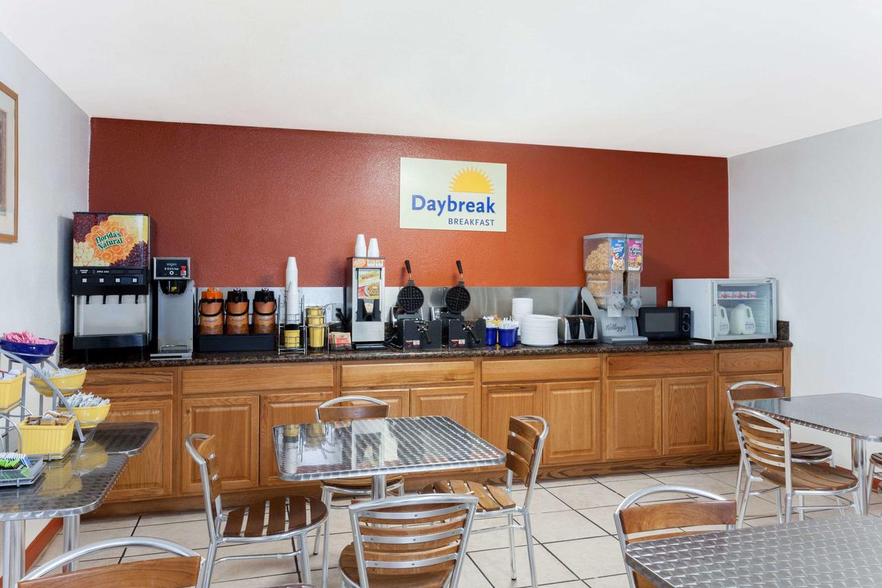 Days Inn By Wyndham Mission Valley Qualcomm Stadium/SDSU - thumb 19