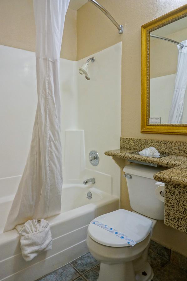 Days Inn By Wyndham Mission Valley Qualcomm Stadium/SDSU - thumb 4