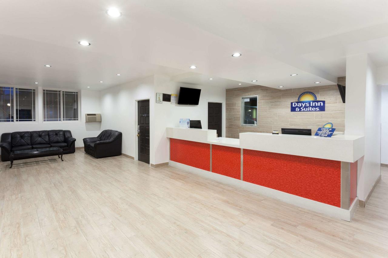 Days Inn By Wyndham Mission Valley Qualcomm Stadium/SDSU - thumb 0