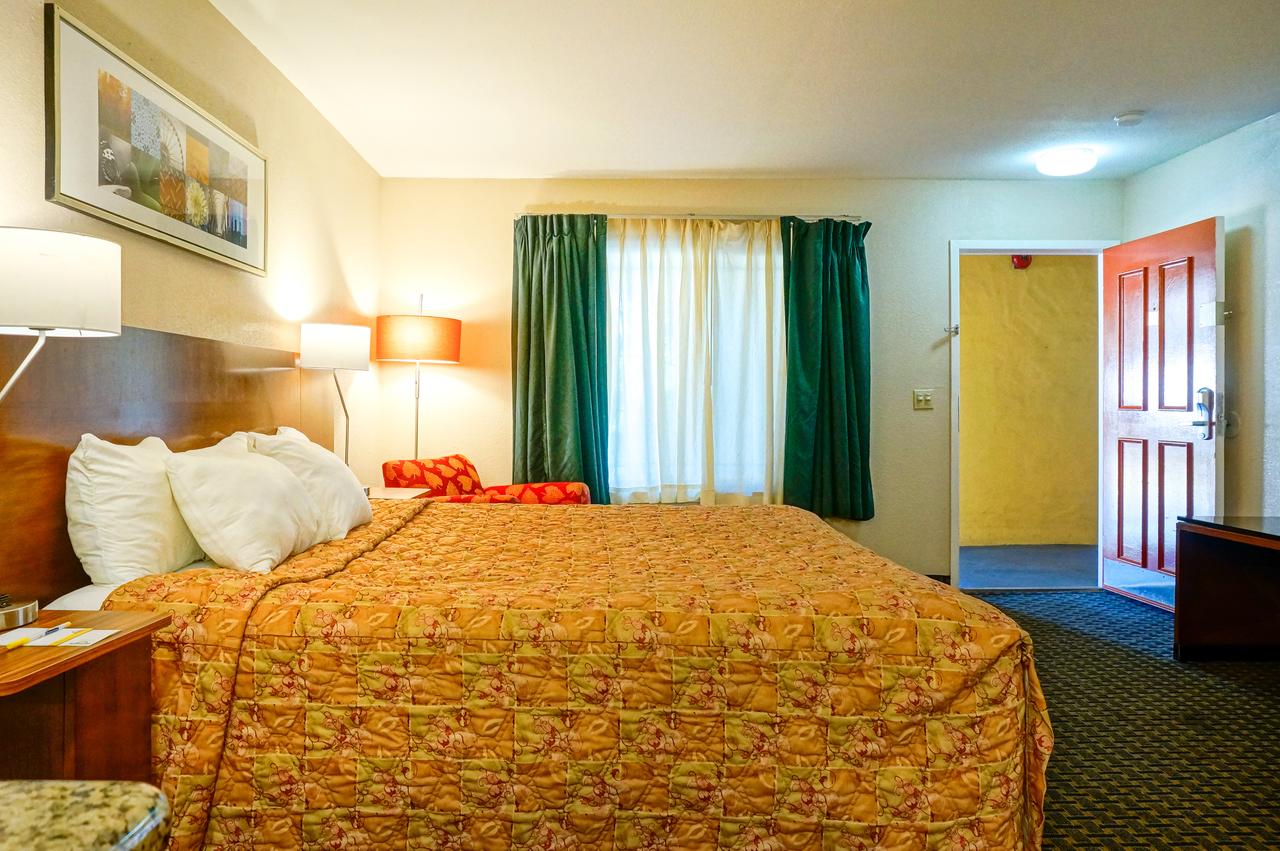 Days Inn By Wyndham Mission Valley Qualcomm Stadium/SDSU - thumb 5