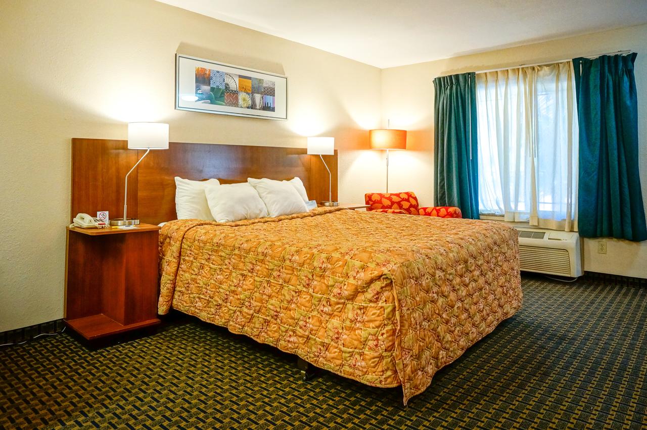 Days Inn By Wyndham Mission Valley Qualcomm Stadium/SDSU - thumb 3