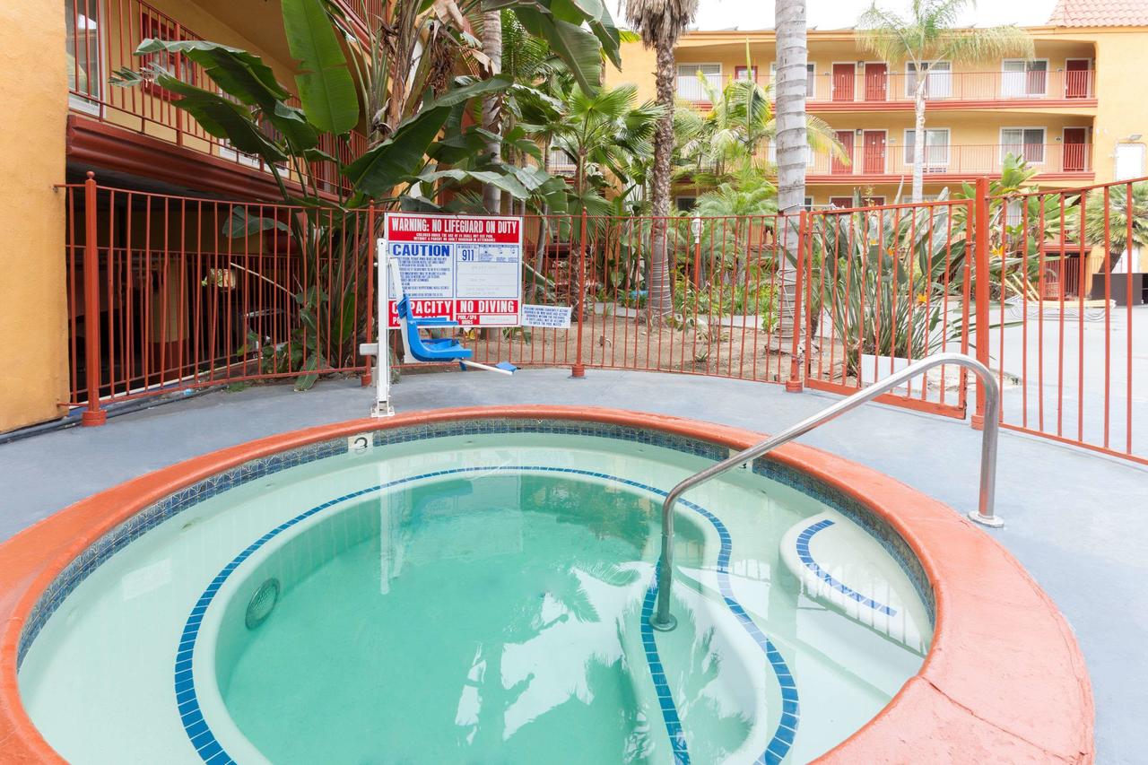 Days Inn By Wyndham Mission Valley Qualcomm Stadium/SDSU - thumb 20