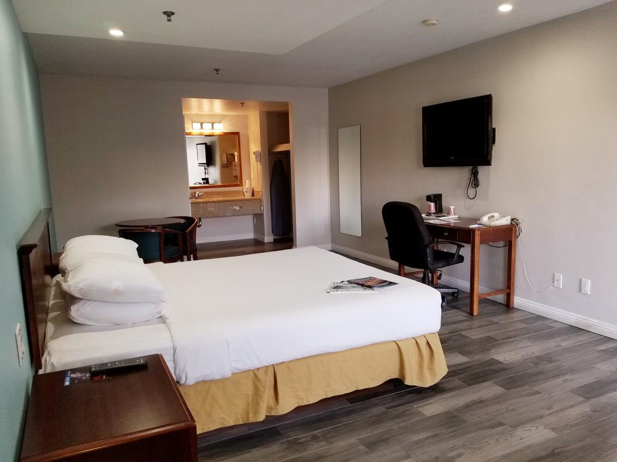 Wave Hotel Manhattan Beach - thumb 2