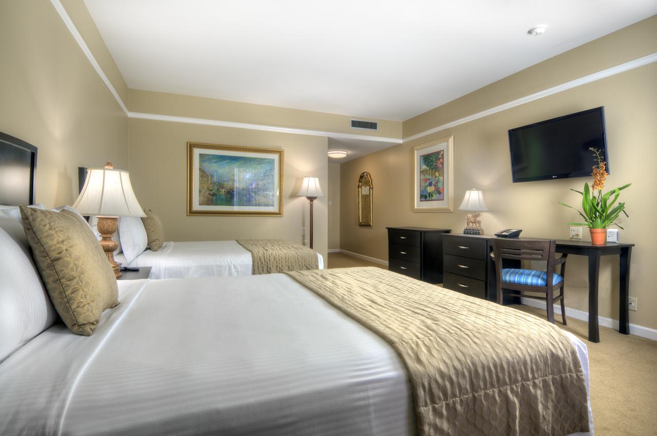 Dinah's Garden Hotel - thumb 33