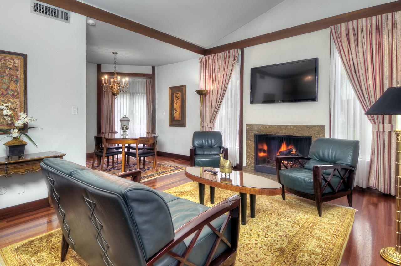 Dinah's Garden Hotel - thumb 13