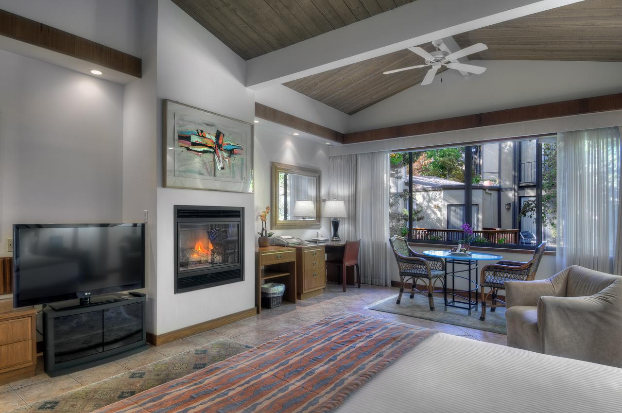 Dinah's Garden Hotel - thumb 23