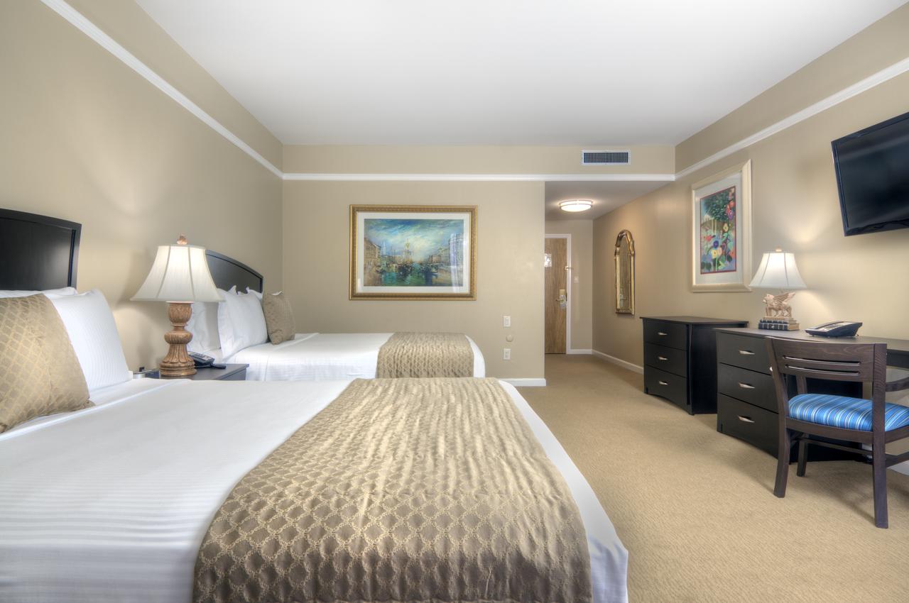 Dinah's Garden Hotel - thumb 32